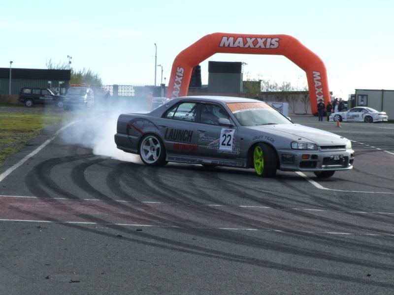 r34 4 door drift car